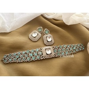 Royal Victorian Elegant Feather Choker - Pastel Blue