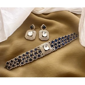 Royal Victorian Elegant Feather Choker - Blue