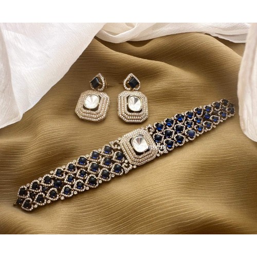 Royal Victorian Elegant Feather Choker - Blue