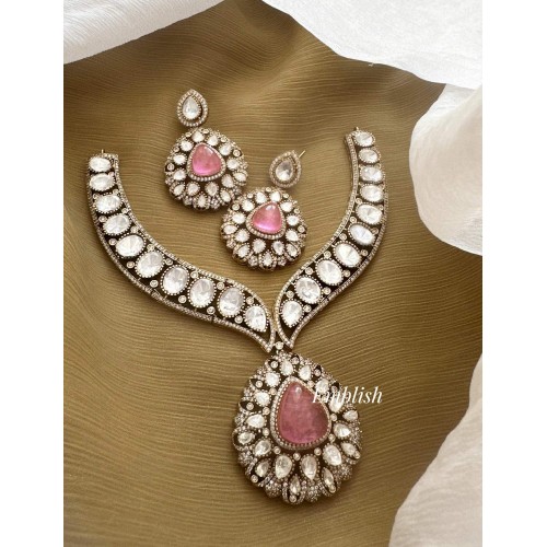 Royal Victorian Flower pendant candy Elegant Neckpiece - Pastel Pink 