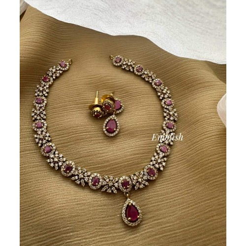 Victorian Oval Shape Flower Tear Drop Neckpiece 