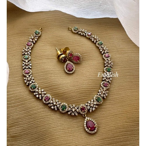 Victorian Oval Shape Flower Tear Drop Neckpiece - Red with Green
