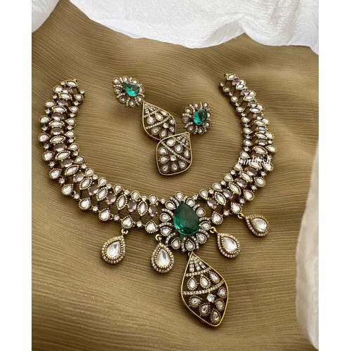 Diamond Look a Like Royal Victorian Elegant Flower Pendant Emerald Neckpiece