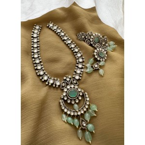 Royal Victorian Flower Neckpiece - Pastel Blue