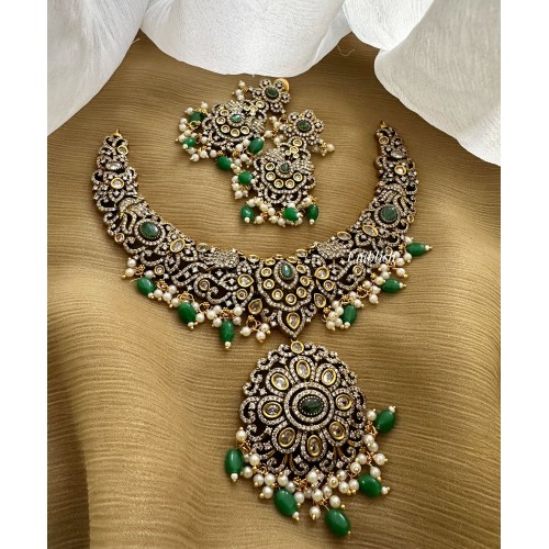 Royal Victorian Flower intricate Neckpiece - Green