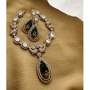 Victorian Fish Tear Drop Neckpiece - Green