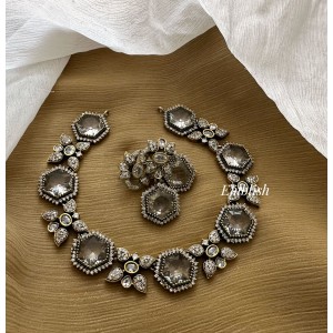 Victorian Flower Diamond Shape Neckpiece