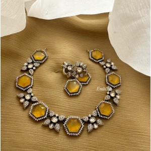 Victorian Flower Diamond Shape Neckpiece - Mustard