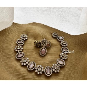 Victorian Flower Oval Neckpiece - Pastel Pink