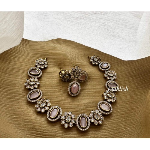 Victorian Flower Oval Neckpiece - Pastel Pink