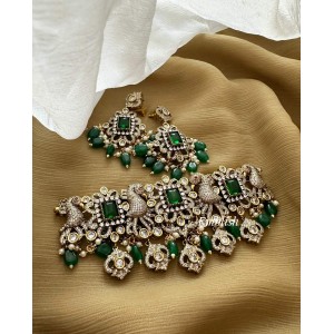 Royal Victorian Flower with Peacock Choker - Green