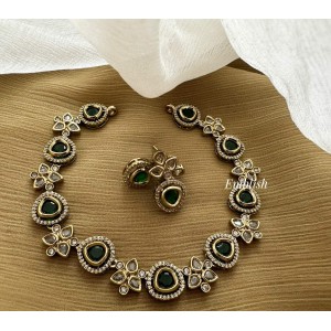 Victorian Flower Shape Short Neckpiece - Green