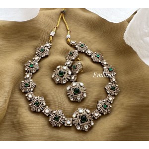 Victorian Flower Short Neckpiece - Green