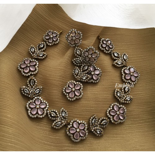 Victorian Flower leaf Neckpiece - Pastel Pink