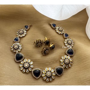 Victorian Flower Neckpiece - Blue