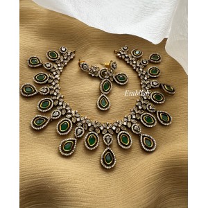 Victorian flower shapes neckpiece-green 